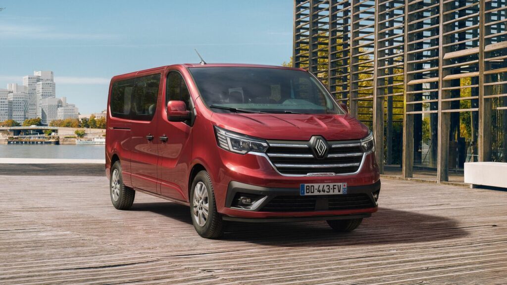 Renault Trafic taxi for sale exterior front view